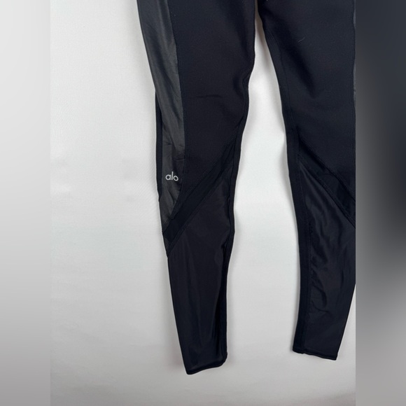 ALO Yoga Black Leggings - Picture 3 of 4